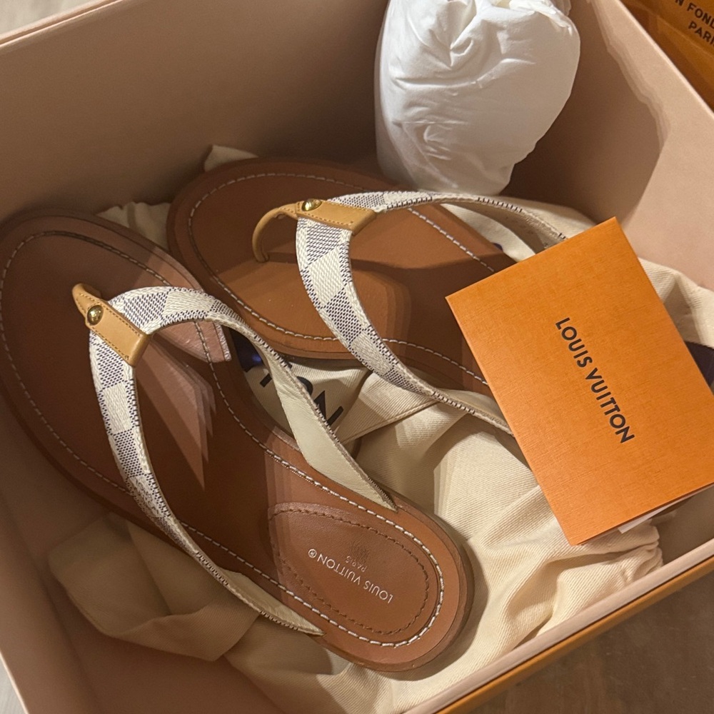 Checkered Tan and White Sandals - Picture 10 of 11
